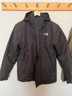 The North Face Men’s Dark Black Hooded Puffer Jacket